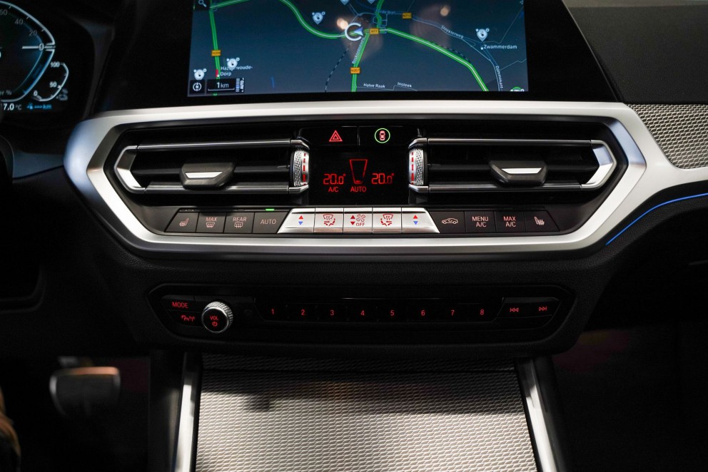 Afbeelding 17 van de BMW 3 Serie Sedan 330e High Executive